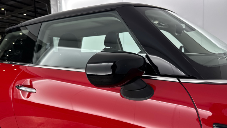 MINI Hatchback 1.5 Cooper Classic 3dr Auto Petrol Hatchback